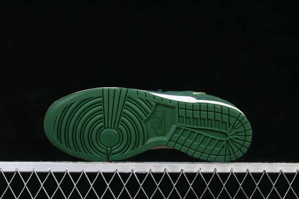 Nike Dunk Low ‘Gorge Green’ IB4417-100