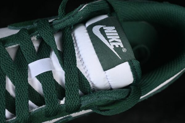 Nike Dunk Low ‘Gorge Green’ IB4417-100