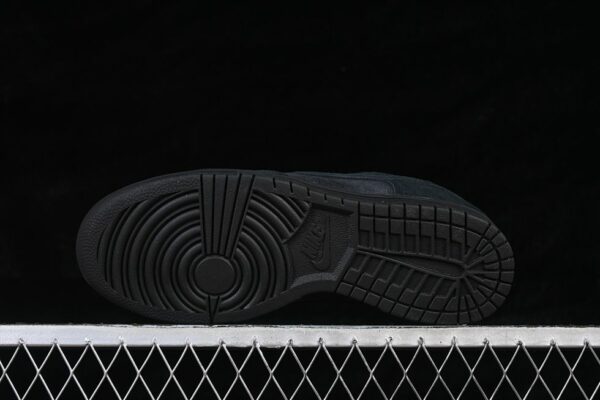 Nike Dunk Low SE ‘Triple Black’ IB6651-001 Nike Dunk Low SE ‘Triple Black’ IB6651-001