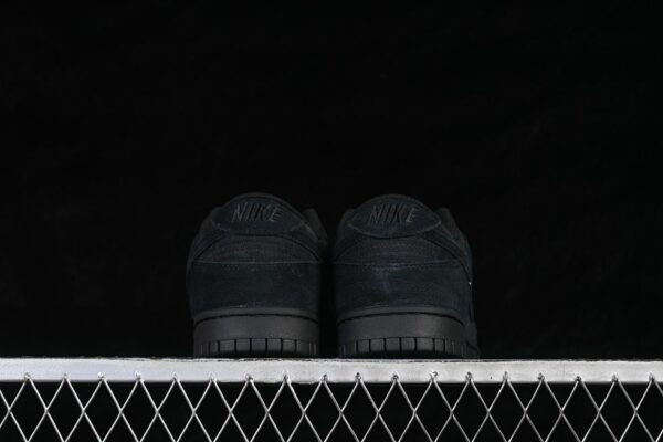 Nike Dunk Low SE ‘Triple Black’ IB6651-001 Nike Dunk Low SE ‘Triple Black’ IB6651-001
