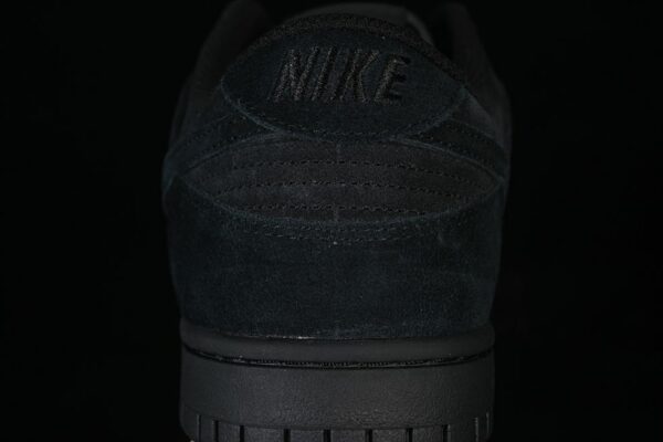 Nike Dunk Low SE ‘Triple Black’ IB6651-001 Nike Dunk Low SE ‘Triple Black’ IB6651-001
