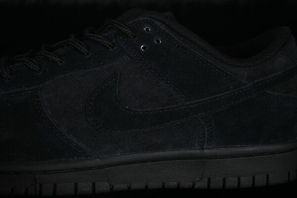 Nike Dunk Low SE ‘Triple Black’ IB6651-001 Nike Dunk Low SE ‘Triple Black’ IB6651-001