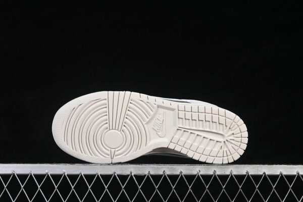 Nike Dunk Low Next Nature ‘Metallic Platinum’ IB7311-001