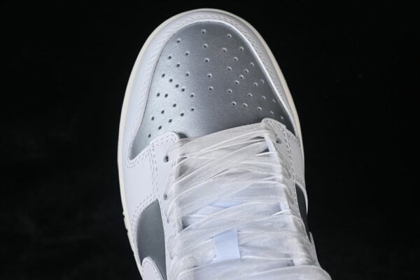 Nike Dunk Low Next Nature ‘Metallic Platinum’ IB7311-001