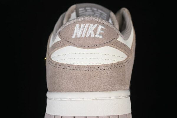 Nike Dunk Low ‘Malt’ IB4417-105