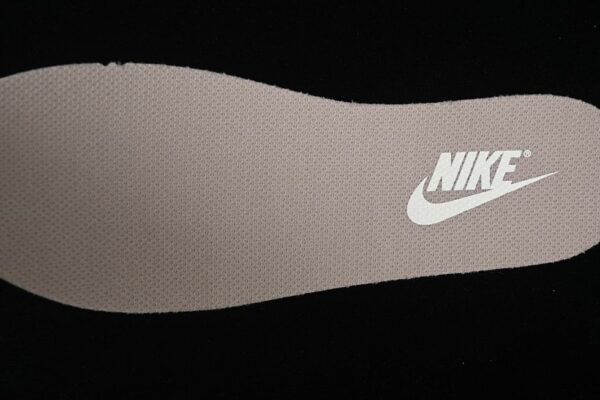 Nike Dunk Low ‘Malt’ IB4417-105