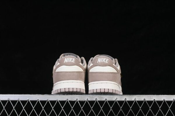 Nike Dunk Low ‘Malt’ IB4417-105
