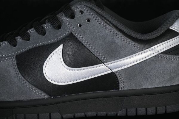 Nike Dunk Low ‘Black Metallic Silver’ II7636-001