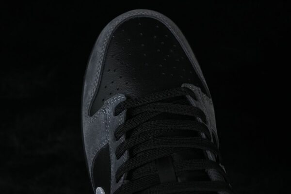 Nike Dunk Low ‘Black Metallic Silver’ II7636-001