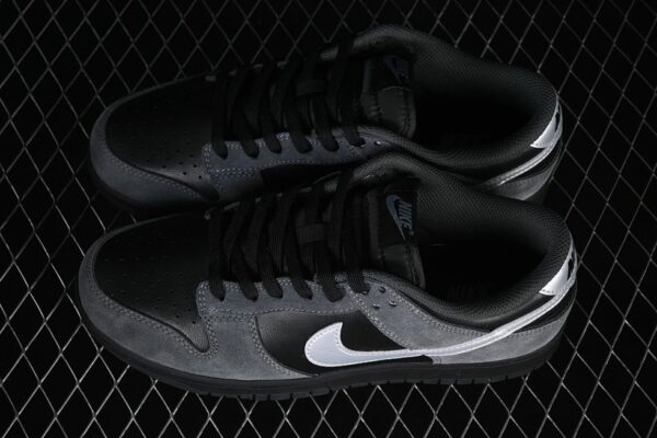 Nike Dunk Low ‘Black Metallic Silver’ II7636-001