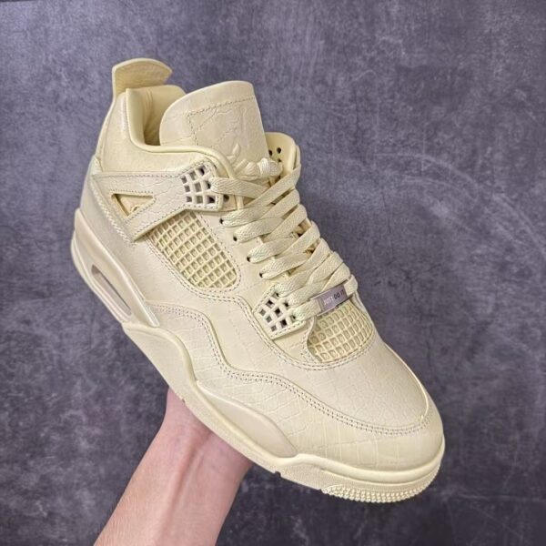 AJ 4 x J Balvin “Amazonas” IW2872-700