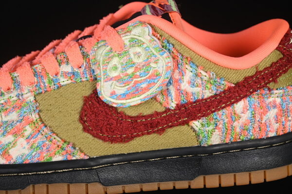 Nike Dunk Low ‘Panda Monium Green Curry’ IB2263-300 Nike Dunk Low ‘Panda Monium Green Curry’ IB2263-300