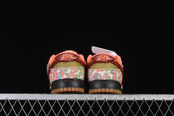 Nike Dunk Low ‘Panda Monium Green Curry’ IB2263-300 Nike Dunk Low ‘Panda Monium Green Curry’ IB2263-300