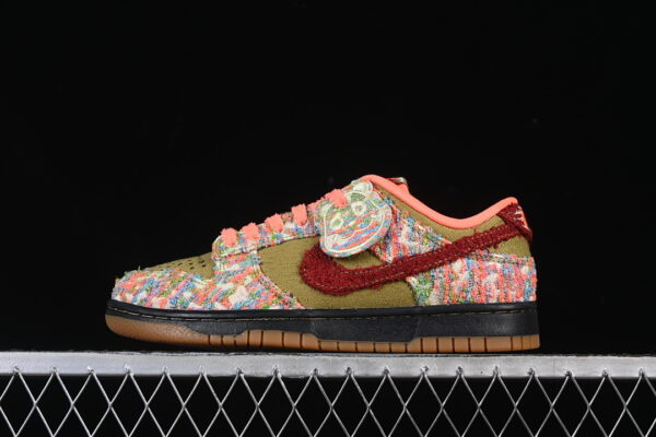 Nike Dunk Low ‘Panda Monium Green Curry’ IB2263-300 Nike Dunk Low ‘Panda Monium Green Curry’ IB2263-300