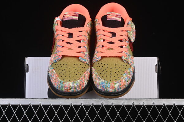 Nike Dunk Low ‘Panda Monium Green Curry’ IB2263-300 Nike Dunk Low ‘Panda Monium Green Curry’ IB2263-300