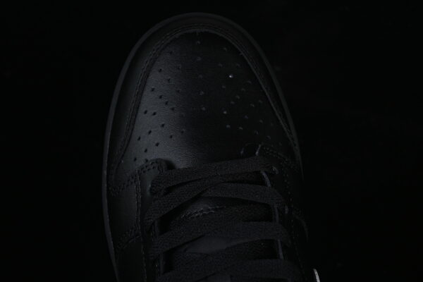 Nike Dunk Low ‘Black White Swoosh’ IO7606-010