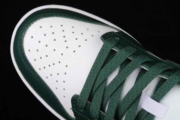 Nike Dunk Low ‘Michigan State’ DD1391-101