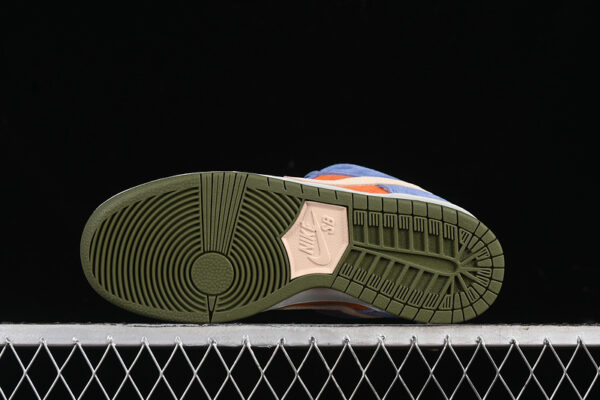 Nike SB Dunk Low ‘Light Carbon Monarch’ HF3063-002 Nike SB Dunk Low ‘Light Carbon Monarch’ HF3063-002