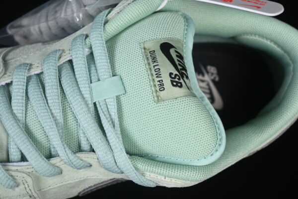 Nike SB Dunk Low ‘Verdugo Mountain’ HQ1626-300