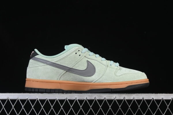 Nike SB Dunk Low ‘Verdugo Mountain’ HQ1626-300