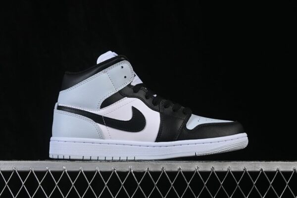 AJ 1 Mid ‘Squadron Blue’ DQ8426-002 AJ 1 Mid ‘Squadron Blue’ DQ8426-002