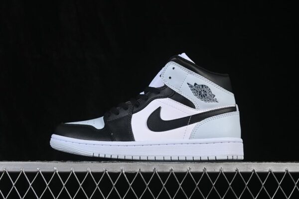 AJ 1 Mid ‘Squadron Blue’ DQ8426-002 AJ 1 Mid ‘Squadron Blue’ DQ8426-002