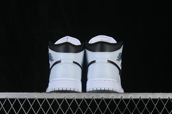 AJ 1 Mid ‘Squadron Blue’ DQ8426-002 AJ 1 Mid ‘Squadron Blue’ DQ8426-002