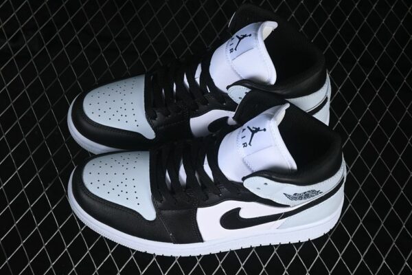 AJ 1 Mid ‘Squadron Blue’ DQ8426-002 AJ 1 Mid ‘Squadron Blue’ DQ8426-002
