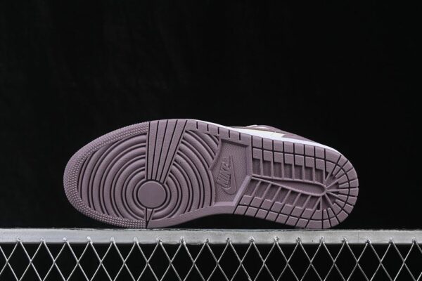 AJ 1 Low ‘Swan Purple Smoke’ DC0774-117