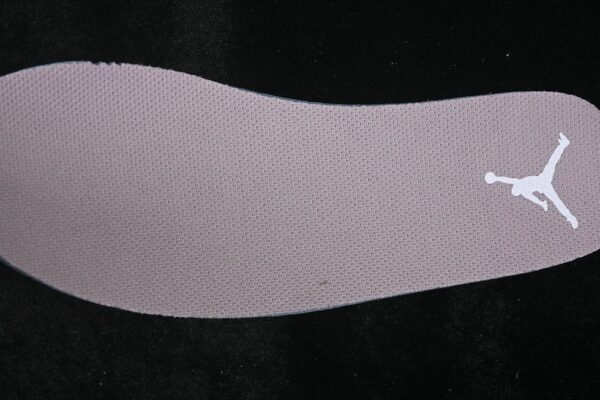 AJ 1 Low ‘Swan Purple Smoke’ DC0774-117