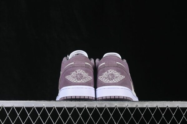 AJ 1 Low ‘Swan Purple Smoke’ DC0774-117
