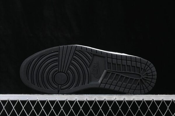AJ 1 Low ‘Mystic Dates’ IZ5846-101 AJ 1 Low ‘Mystic Dates’ IZ5846-101