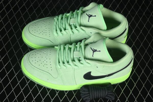 AJ 1 Low SE ‘Lime Blast’ IV6501-337 AJ 1 Low SE ‘Lime Blast’ IV6501-337