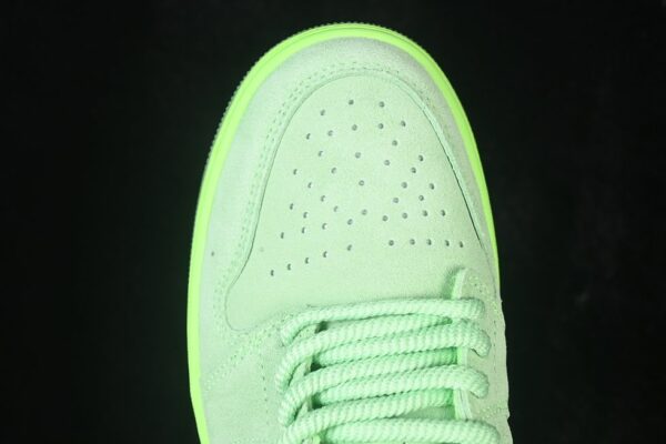 AJ 1 Low SE ‘Lime Blast’ IV6501-337 AJ 1 Low SE ‘Lime Blast’ IV6501-337