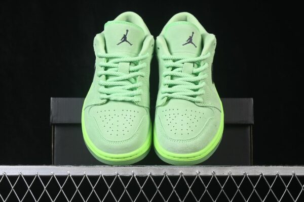 AJ 1 Low SE ‘Lime Blast’ IV6501-337 AJ 1 Low SE ‘Lime Blast’ IV6501-337