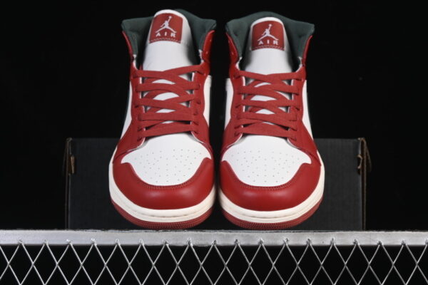 AJ 1 Mid ‘Redstone Midnight Green’ DQ8426-105 AJ 1 Mid ‘Redstone Midnight Green’ DQ8426-105