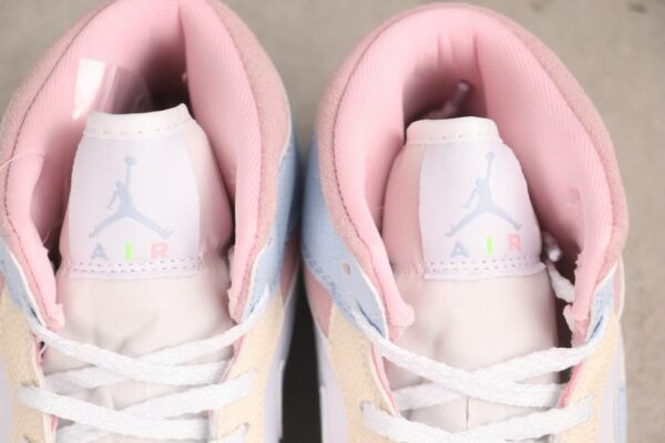 AJ 1 Mid SE ‘Valentines Day’ IB7057-403 AJ 1 Mid SE ‘Valentines Day’ IB7057-403