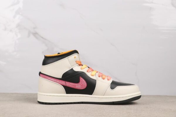 AJ 1 Mid SE Edge ‘Flight Club’ IB7007-107 AJ 1 Mid SE Edge ‘Flight Club’ IB7007-107