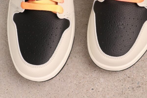 AJ 1 Mid SE Edge ‘Flight Club’ IB7007-107 AJ 1 Mid SE Edge ‘Flight Club’ IB7007-107
