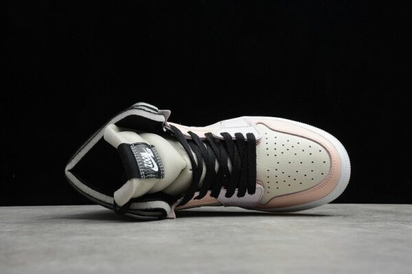 AJ 1 High Zoom CMFT ‘Easter’ CT0979-101 AJ 1 High Zoom CMFT ‘Easter’ CT0979-101