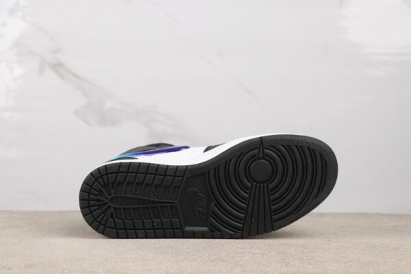 AJ 1 Mid SE ‘Formula 23’ FQ8095-001 AJ 1 Mid SE ‘Formula 23’ FQ8095-001