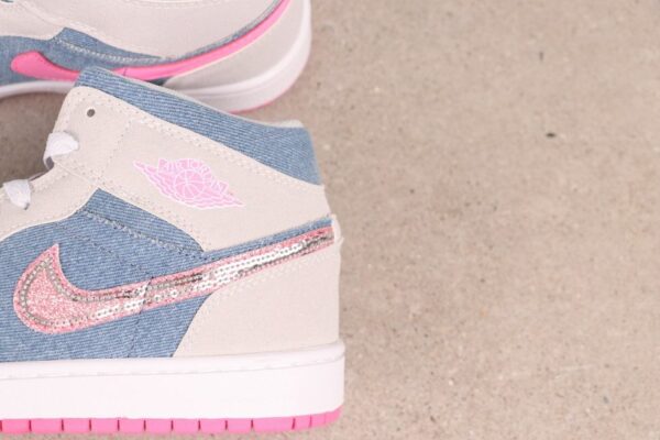 AJ 1 Mid ‘Denim Sequin’ HQ1999-400 AJ 1 Mid ‘Denim Sequin’ HQ1999-400