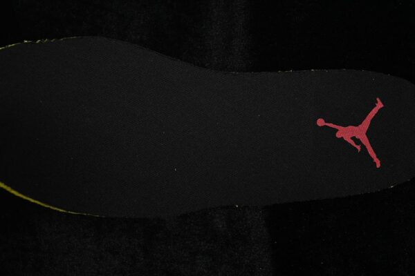AJ CMFT Era ‘Phantom Red Black’ HJ6777-008 AJ CMFT Era ‘Phantom Red Black’ HJ6777-008