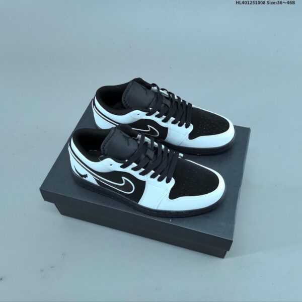 AJ 1 Low Black/White 553558-093 AJ 1 Low Black/White 553558-093