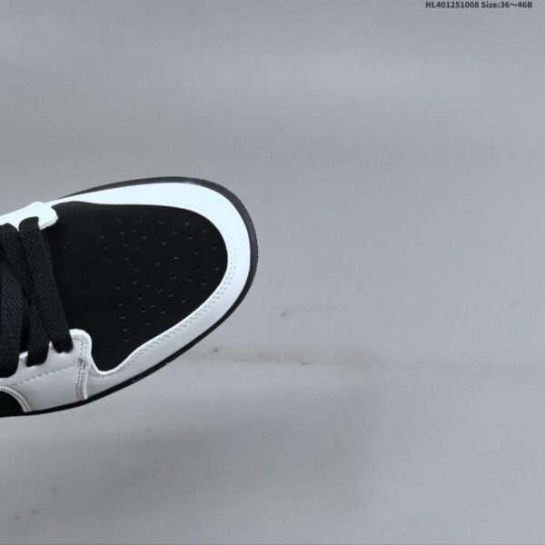 AJ 1 Low Black/White 553558-093 AJ 1 Low Black/White 553558-093