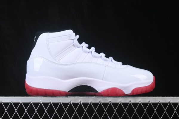 AJ 11 Retro ‘White Varsity Red’ CT8012-160