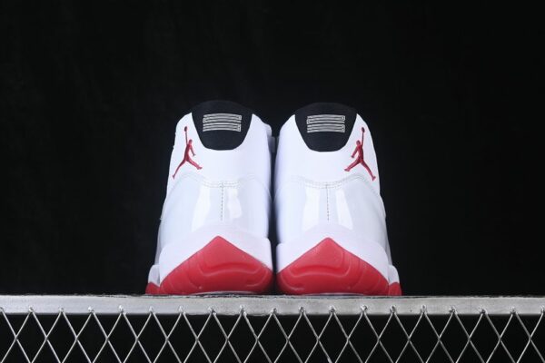 AJ 11 Retro ‘White Varsity Red’ CT8012-160