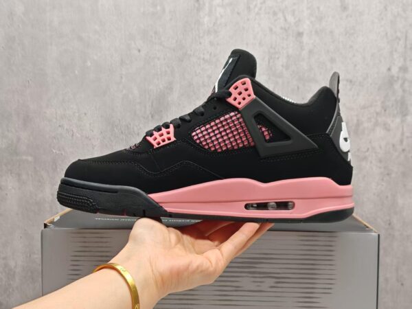 AJ 4 Retro ‘Pink Thunder’ HV0823-001