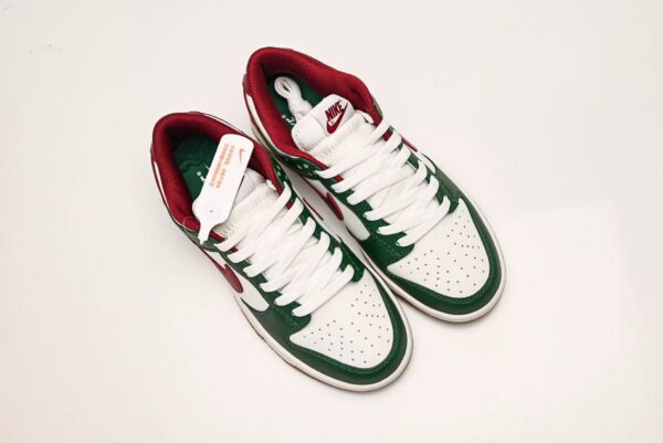 Nike Dunk Low ‘Gorge Green / Team Red’ FB7160-161
