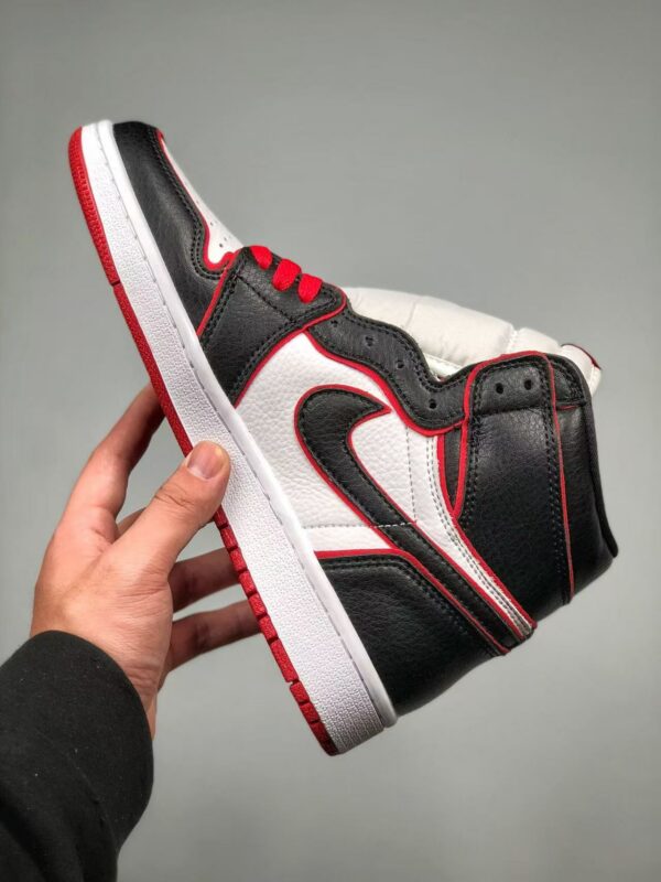 AJ 1 Retro High OG “Bloodline” 555088-062 AJ 1 Retro High OG “Bloodline” 555088-062